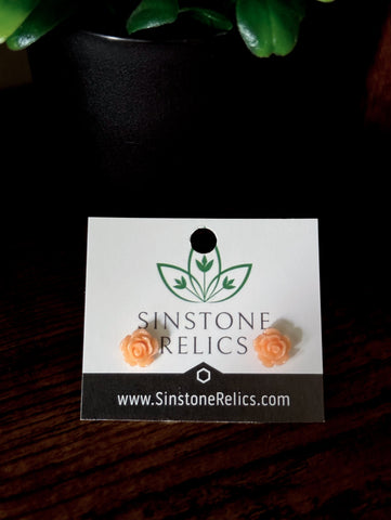 Flower Studs in Pastel Peach